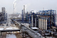 Анастасия и Кристина получили нефть из полиэтилена
